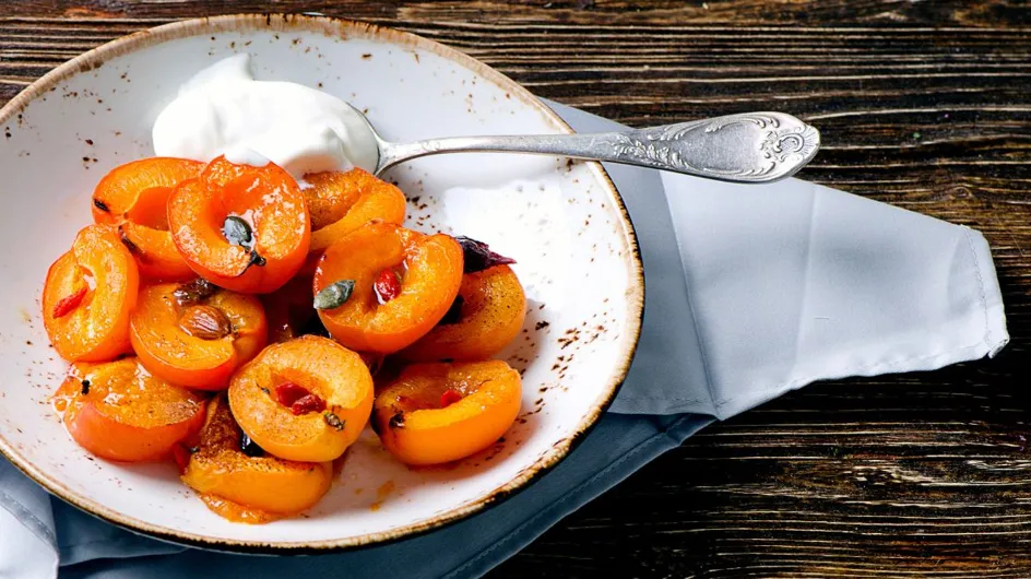 Laurent Mariotte partage sa recette facile et originale à préparer avec des abricots rôtis