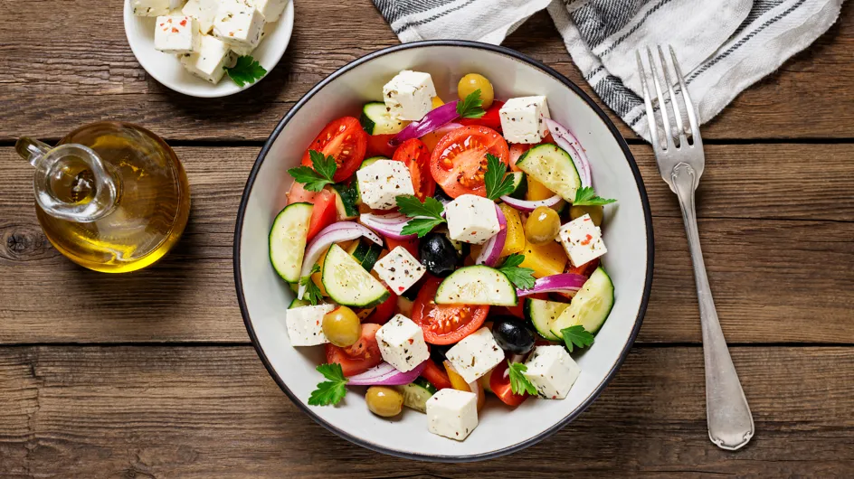 Cette salade grecque signée Laurent Mariotte est parfaite pour se rafraîchir lorsque les températures grimpent