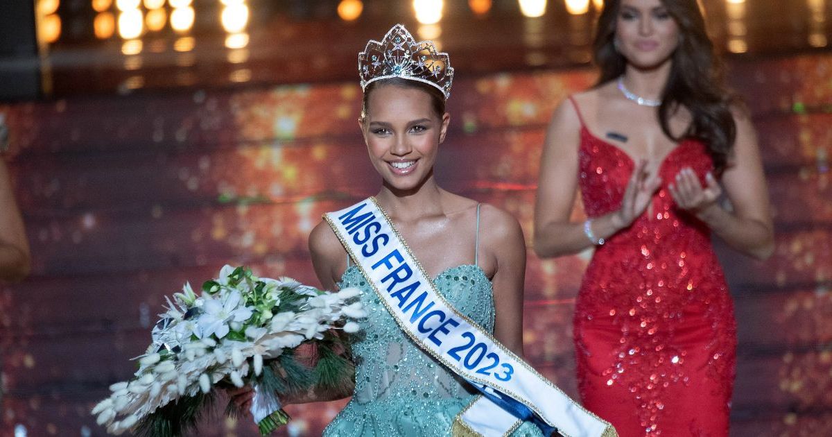 Miss France 2024 : Découvrez Ravahere Silloux Miss Tahiti, Qui Fait ...