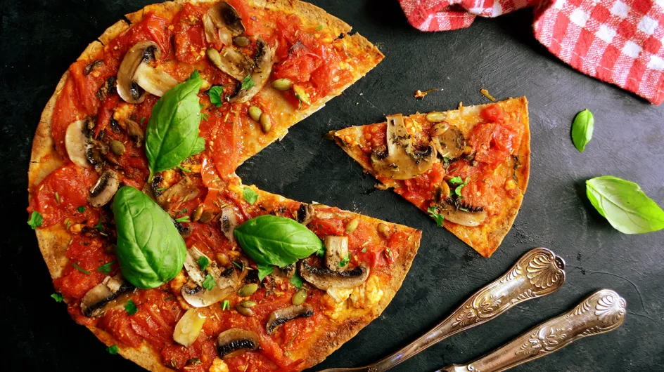Cette astuce permet de préparer des pizzas express en quelques minutes, le tout sans pâte à pizza !
