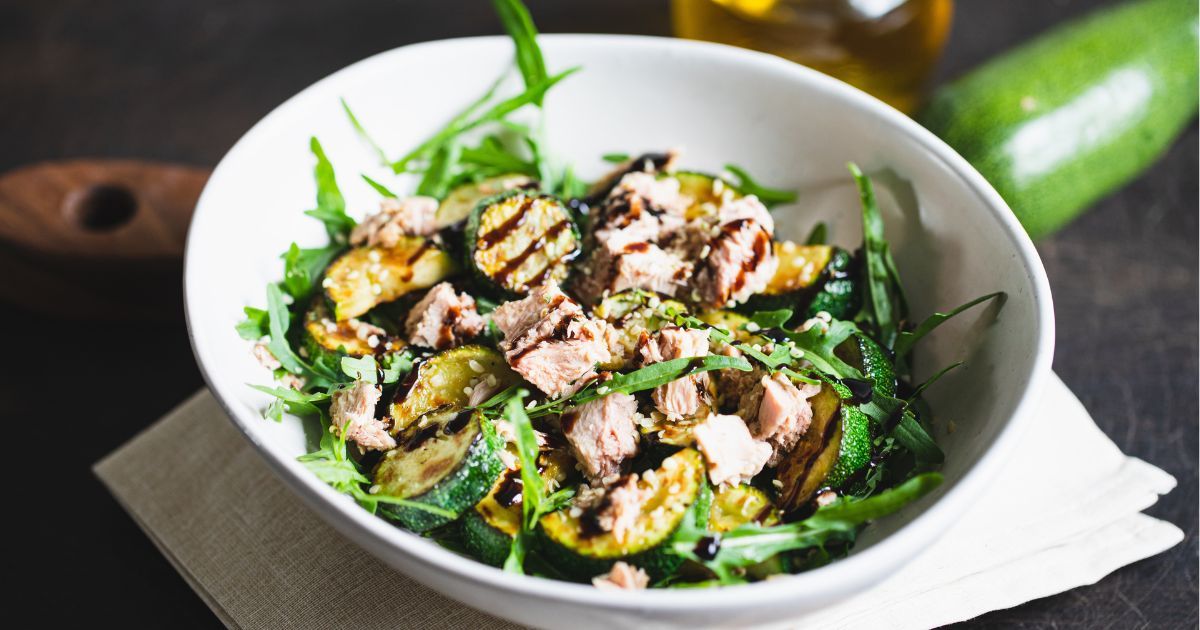 Tous en cuisine : cette recette de salade aux courgettes et thon de