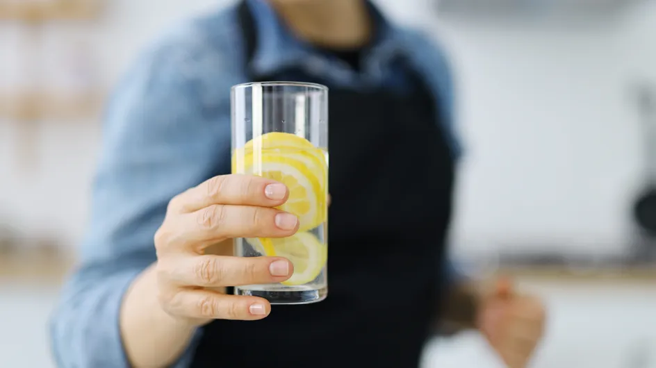 Vous ne demanderez plus jamais une rondelle de citron dans votre boisson au bar après avoir lu cet article