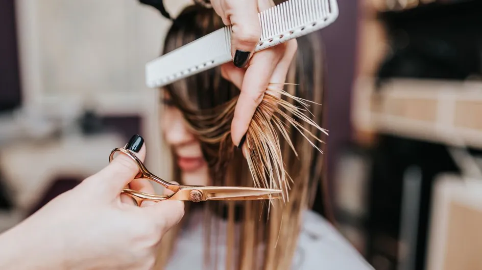 Coupe de cheveux ratée : c'est la faute à cette mauvaise habitude que l’on a toutes chez le coiffeur !