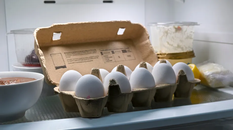 Si vous conservez vos œufs à cet endroit du frigo, vous devriez stopper cette mauvaise habitude !