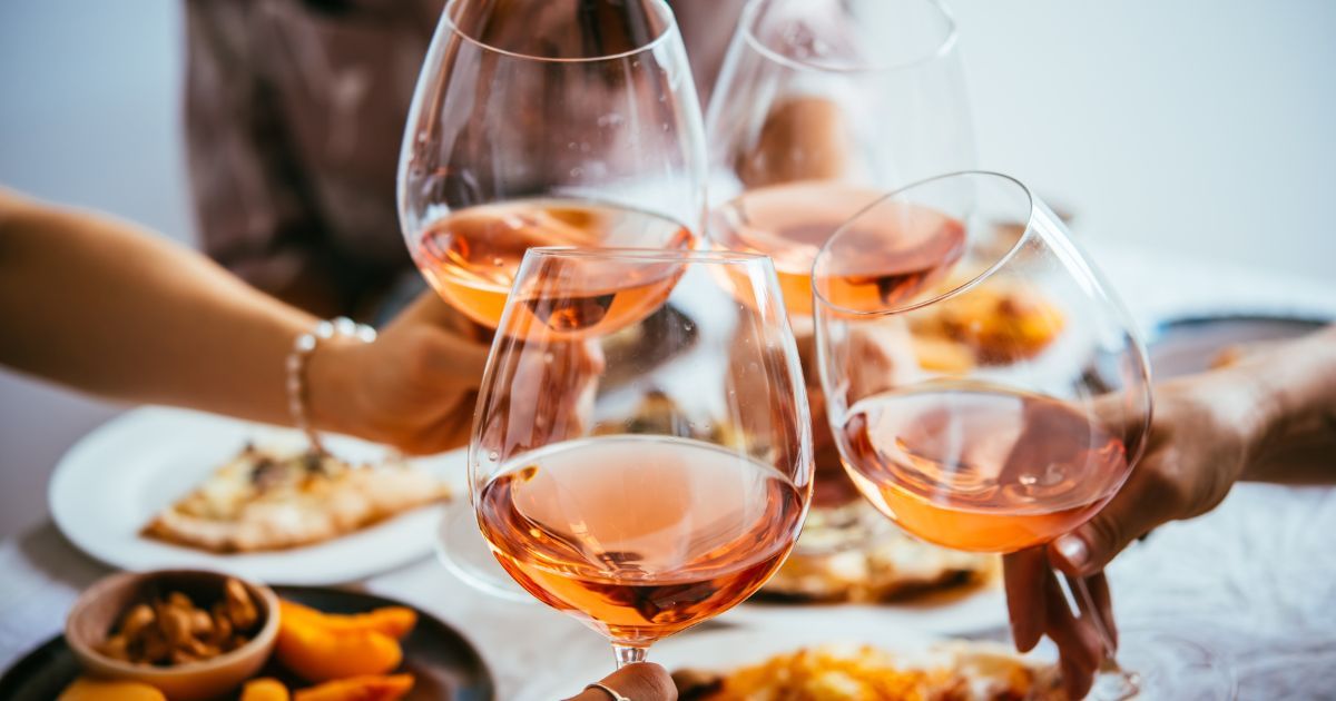 Une Bouteille De Vin Pour Combien De Personnes Contenance D'une Bouteille De Vin : Combien De Verres Une Bouteille De Vin Pour Combien De Personnes Contenance D'une Bouteille De Vin : Combien De Verres