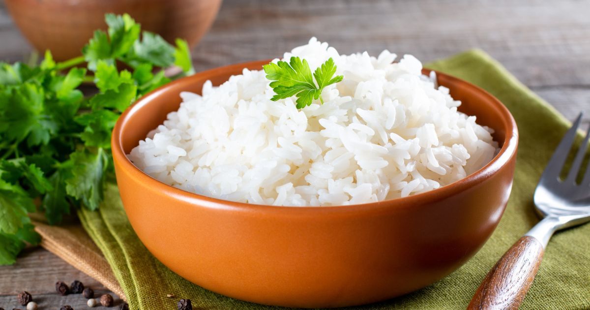 Pourquoi il ne faut pas laisser le riz cuit trop longtemps à ...