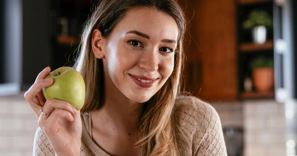 Glycémie : l’astuce d’un médecin pour réduire le pic de glycémie quand on mange des fruits