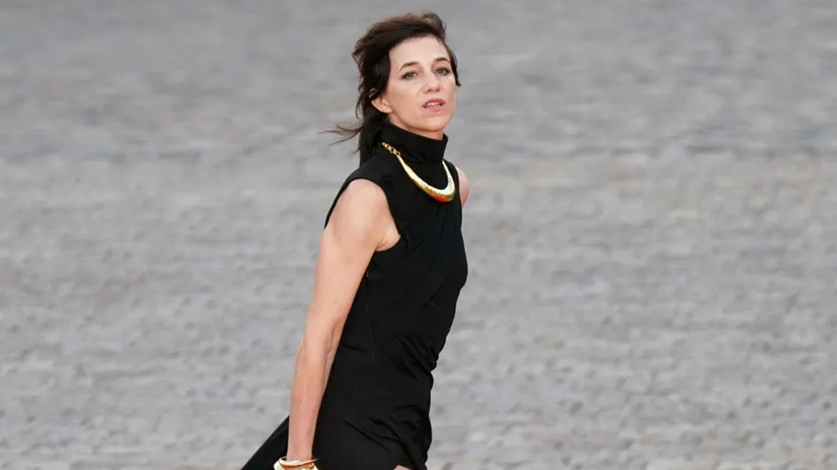 Charlotte Gainsbourg transformée à la fashion week avec une nouvelle coupe courte, elle change de look