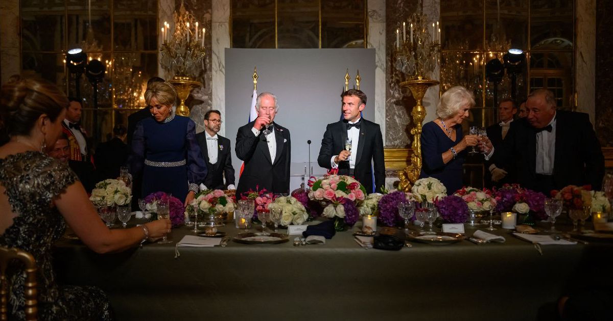 Visite du roi Charles III : un député s'insurge contre le coût astronomique du dîner d'Etat à Versailles