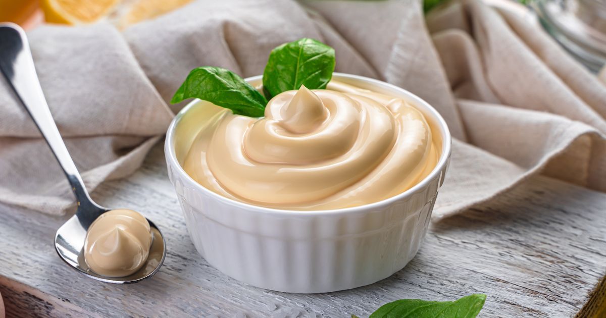 Voilà à quoi sert vraiment la moutarde dans la recette de la mayonnaise