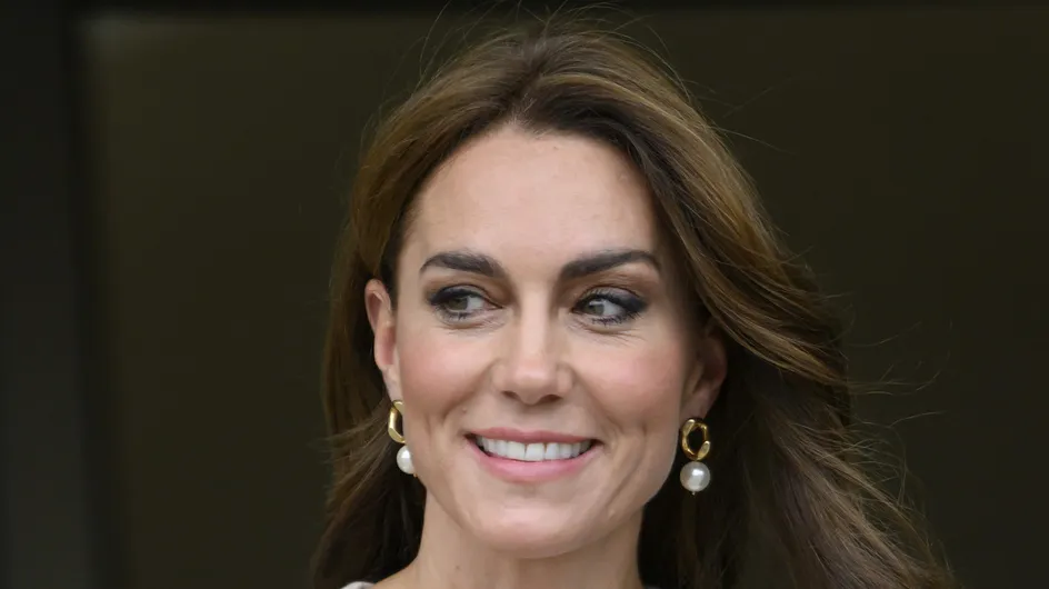 Kate Middleton sorprende con un conjunto de falda y jersey de una firma francesa