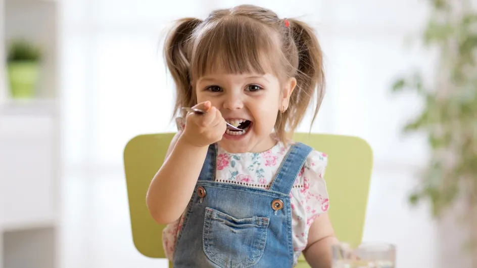 5 aliments à ne pas donner à un enfant avant 5 ans, pour éviter les intoxications, selon une nutritionniste