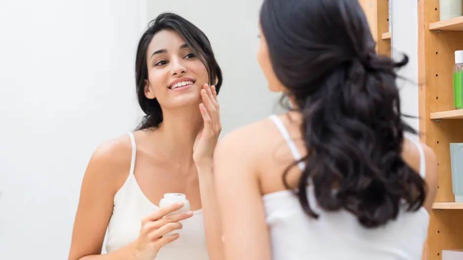 Revelando el poder del 'Skinimalismo': La tendencia beauty que transformará tu rutina de cuidado facial.