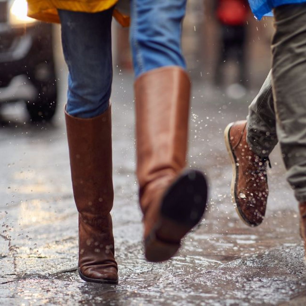 Marcher sous la pluie permettrait d'atténuer le stress, selon une