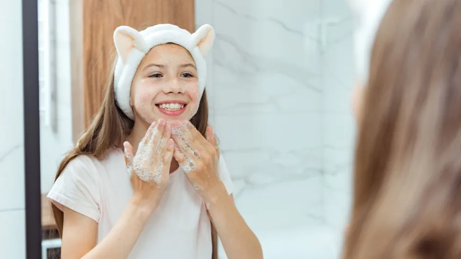 El boom de la belleza adolescente: Influencers, cosméticos y el desafío de cuidar la piel