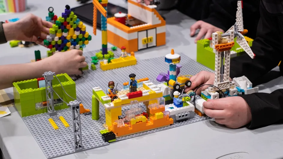 Calendriers de l'Avent LEGO 2023 : un noël créatif pour petits et grands !