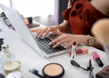 Cosméticos decorativos de mesa de maquillaje para rostro