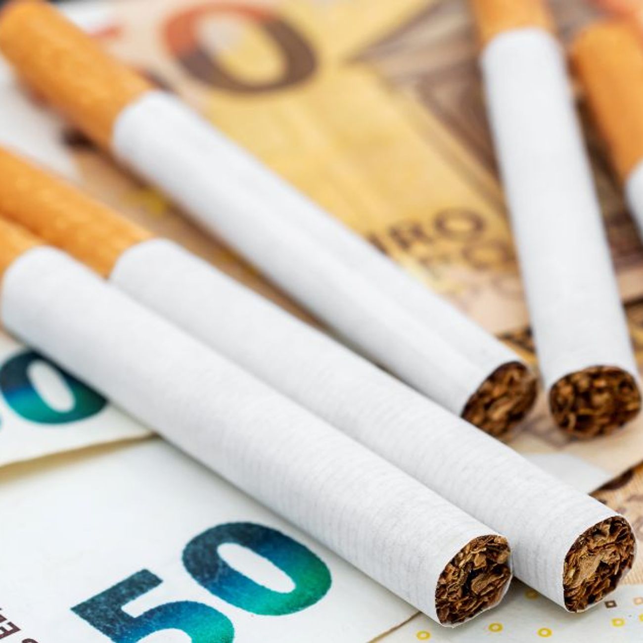 Tabac : découvrez les nouveaux prix des paquets de cigarettes en 2024,  marque par marque 