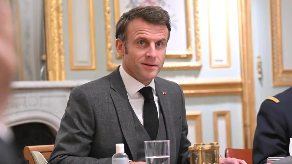 Miss France 2024 : "Des fadas", Emmanuel Macron défend Ève Gilles, qu'il trouve "magnifique"