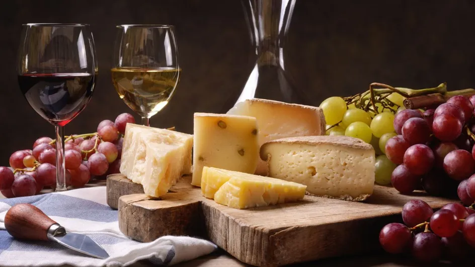 Les 4 accords vin et fromage à tester pour les fêtes !