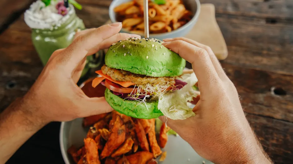 Fast-food : les burgers végétariens sont-ils vraiment plus sains ? La science a tranché !