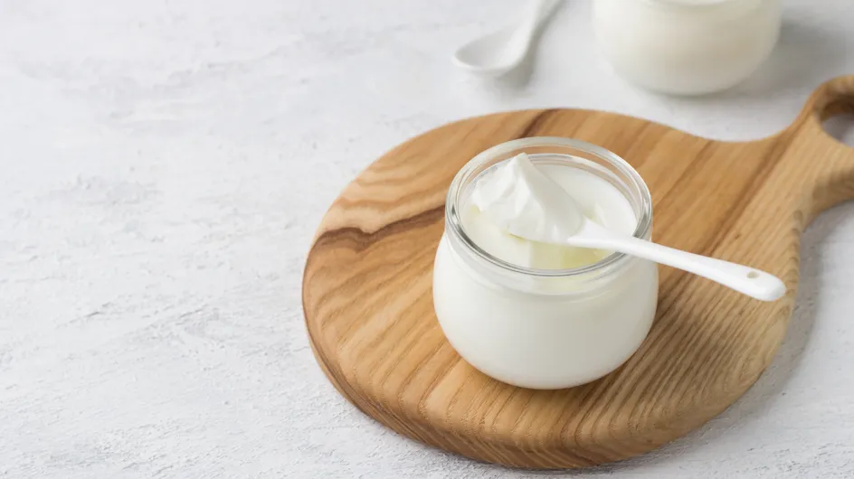 Voici comment utiliser de différentes manières votre pot de yaourt dans une seule et même journée !
