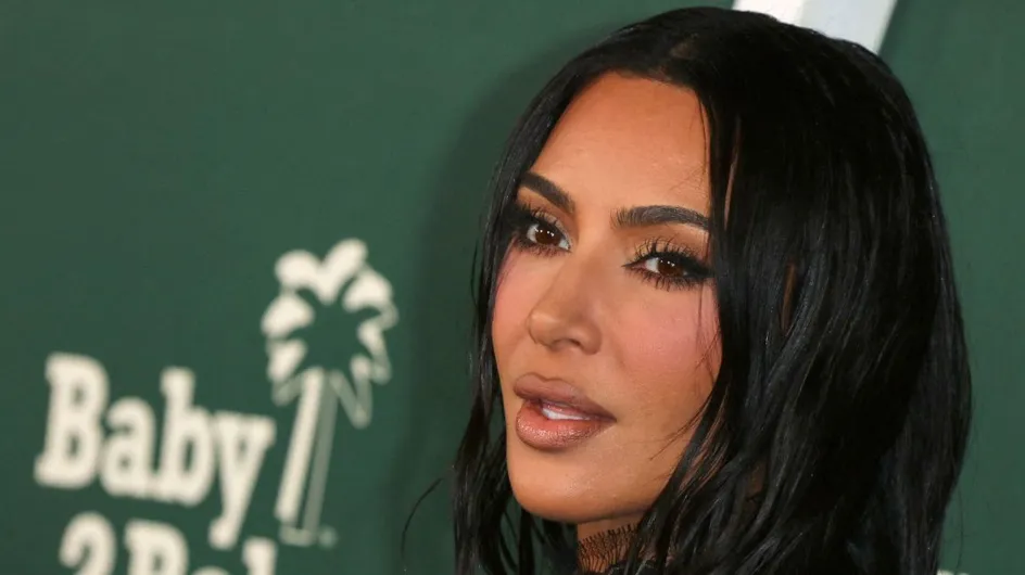 Kim Kardashian lève un tabou avec sa nouvelle crise de psoriasis en forme de coeur