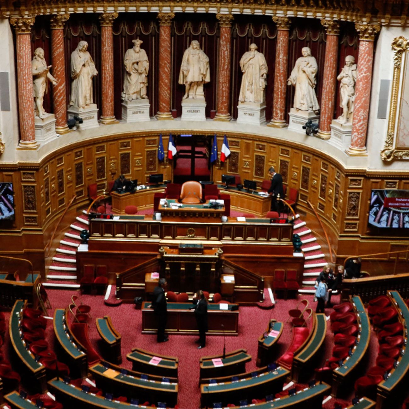 Scandale au Sénat : Sextape, maitre-chanteuse, intimidation... que sait-on  de cette affaire ?