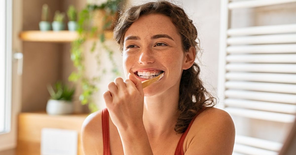 Brossage des dents : 5 habitudes à bannir absolument, selon un chirurgien-dentiste