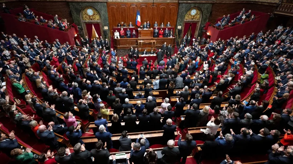 IVG : la France devient officiellement le premier pays au monde à inscrire le droit à l’avortement dans sa Constitution
