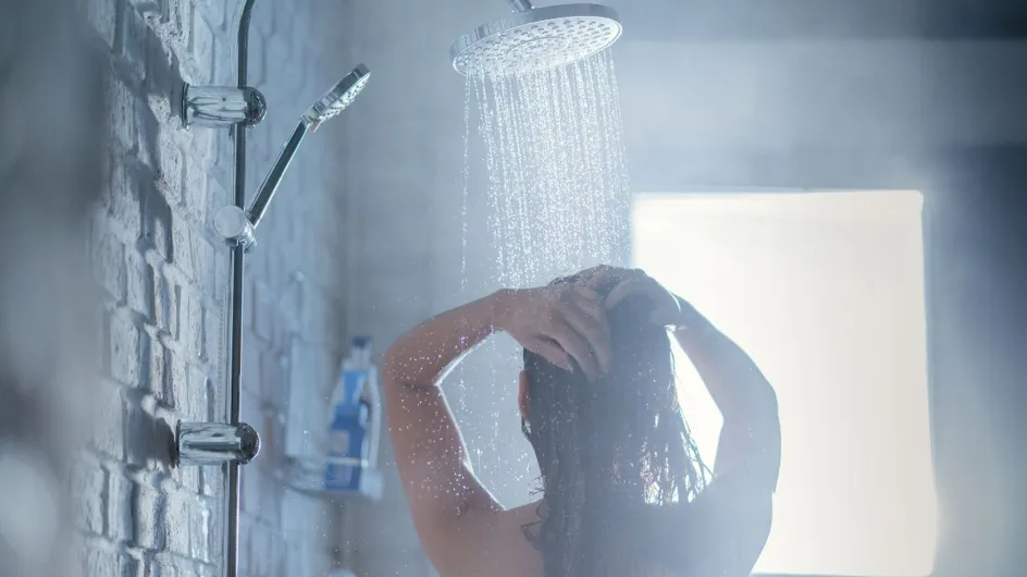 La ducha perfecta: ¿Cuántas veces debes ducharte? Consejos de una experta médica para mantener tu piel sana y radiante