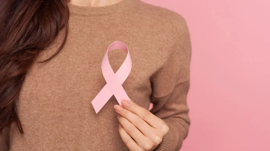 "Ce n'est pas réel" : une candidate de téléréalité et influenceuse atteinte d'un cancer du sein agressif