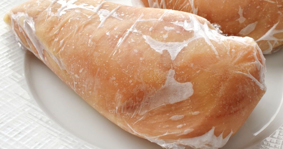 Voici comment décongeler du poulet sans prendre de risque pour votre santé