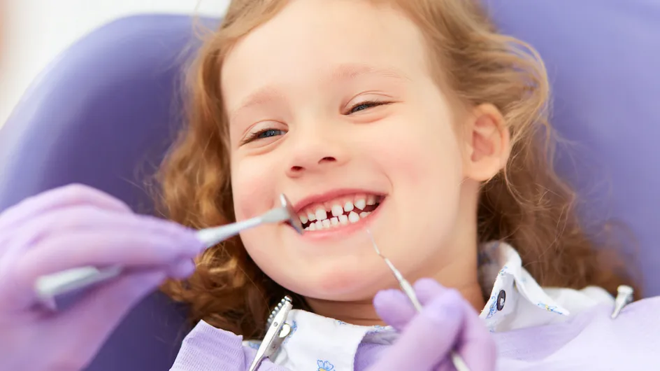 Parents : à partir de quel âge faut-il emmener son enfant chez le dentiste ?