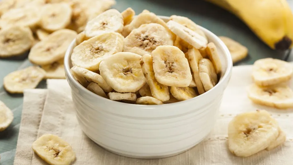 Vous n’imaginez pas à quel point faire ses propres bananes séchées est facile et on vous montre !