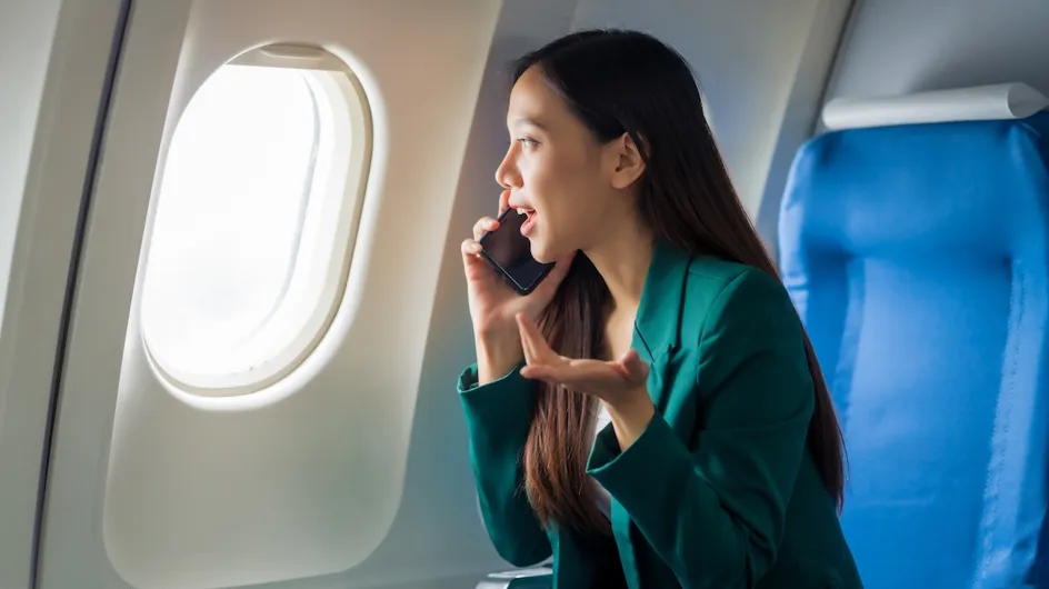 Dans un avion, un passagère menacée d'être virée parce qu'elle ne porte pas... de soutien-gorge
