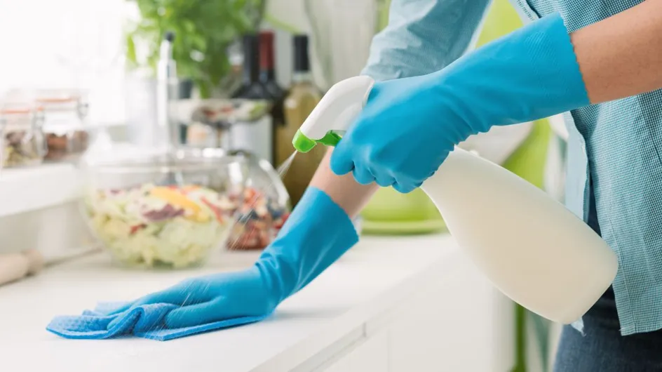 Ménage de printemps : ces 6 endroits que l'on oublie souvent de nettoyer dans la cuisine (ils sont plein de bactéries)