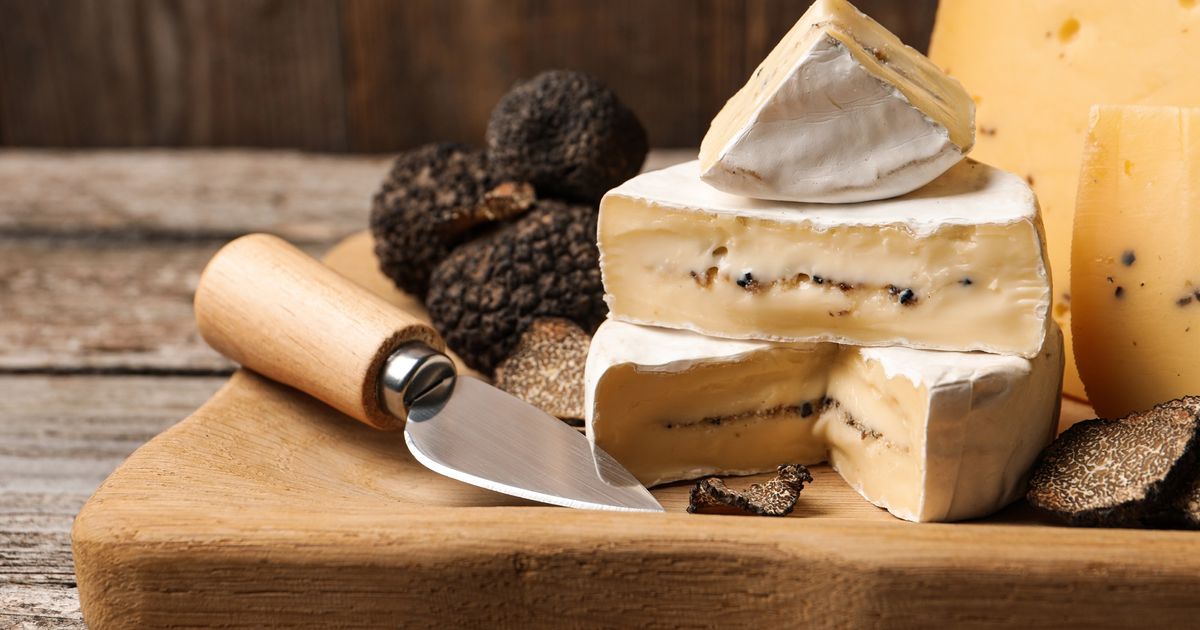 Voici comment faire un brie maison et savoureux en seulement 5 minutes pour vos soirées fromages !