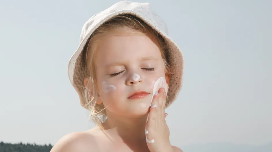 Cette crème solaire pour enfant à 10,50€ est parfaite pour protéger la peau du soleil (elle est notée 100/100 sur Yuka)