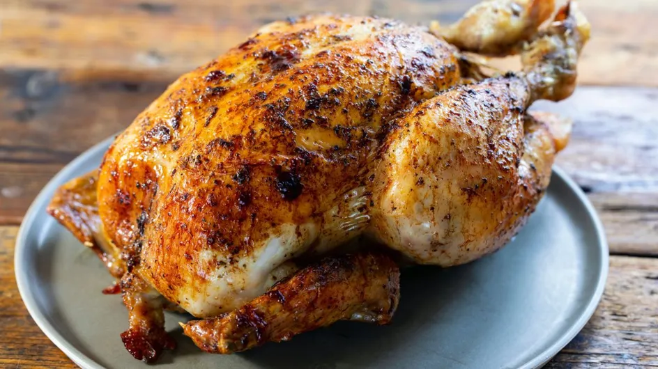 La science a tranché, voici si c’est une bonne idée de manger la peau du poulet ou non