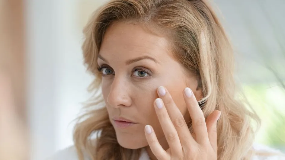 Astuces maquillage anti-âge après 40 ans : 7 erreurs à éviter selon un pro du make-up (elles font paraître plus vieille)