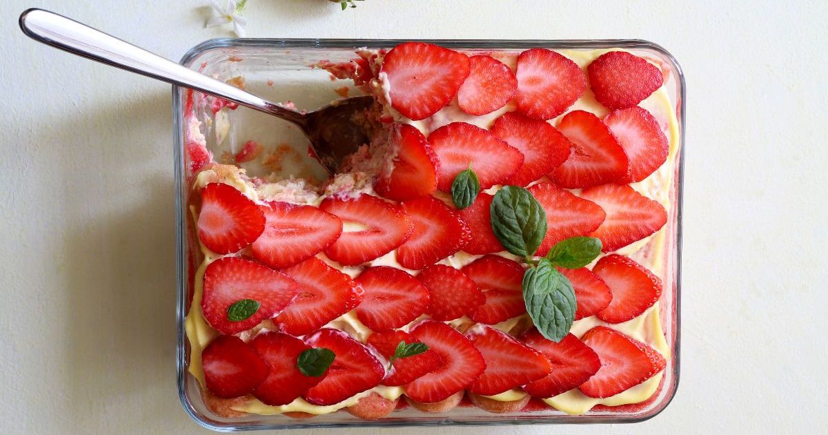 Tiramisu aux fraises remplacez le mascarpone par cet ingrédient du quotidien pour une version