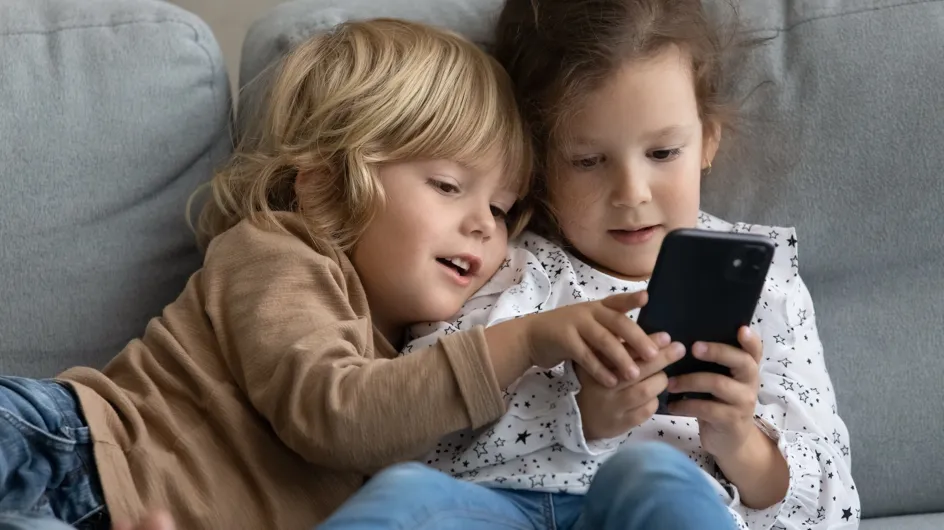 Voici les 3 règles d'or à appliquer avec vos enfants pour limiter leur temps d'écran, selon une experte en parentalité