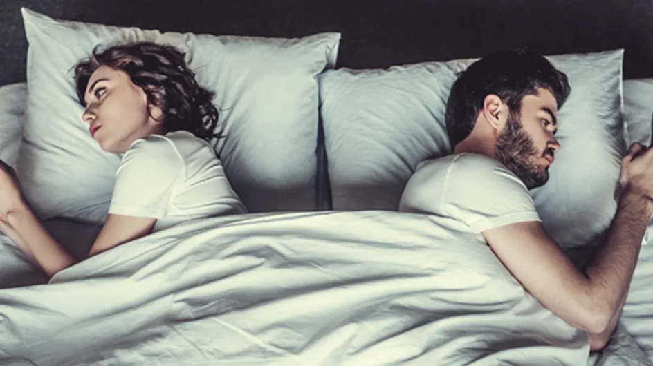 Cette très mauvaise habitude avec votre smartphone avant de dormir peut détruire votre couple