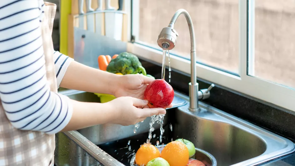 Cet expert révèle s’il faut vraiment laver nos fruits et légumes avant de les ranger