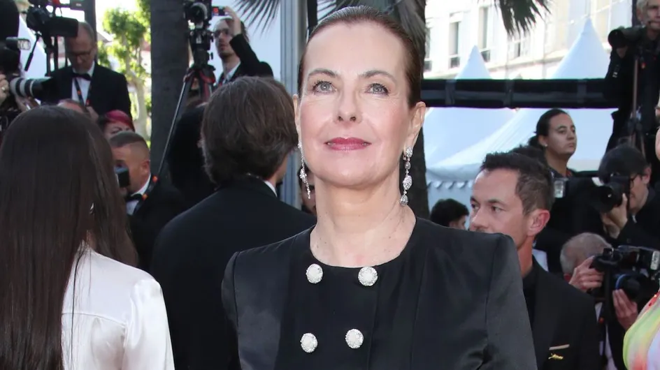 Festival de Cannes : Carole Bouquet plus élégante que jamais, elle mise sur une robe officier glamour