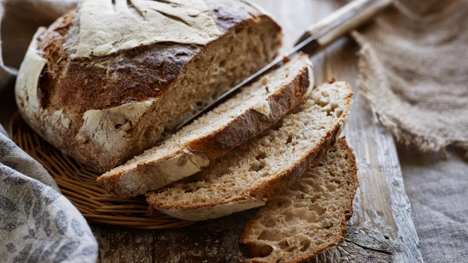 Ce gastro-entérologue recommande de consommer ce type de pain pour votre bien-être intestinal