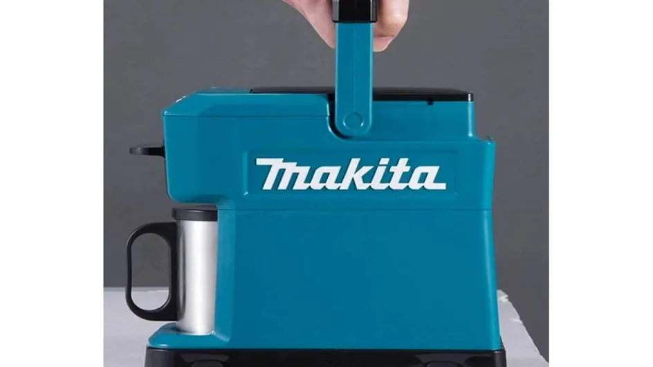 Robuste et conçue pour être transportée, la machine à café Makita est à -55% !