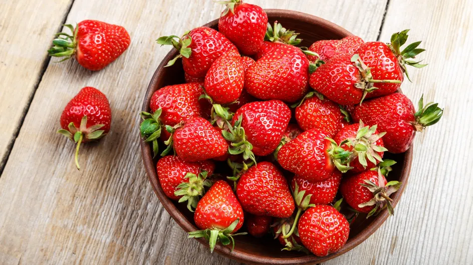 Ne jetez pas les queues des fraises, elles peuvent s&#039;avérer très utiles et on vous dit comment