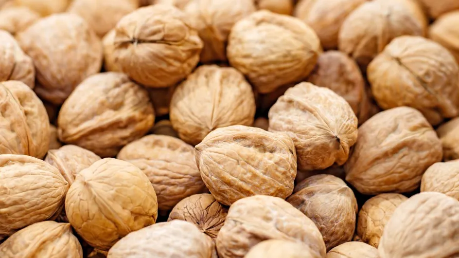 Pourquoi est-il crucial de faire tremper les noix avant de les manger ? Explications !